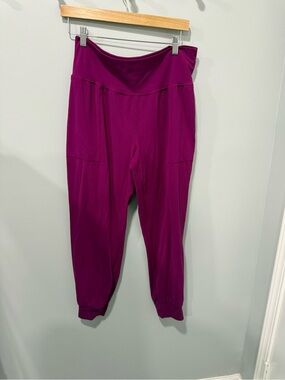 Athleta salutation joggers size large